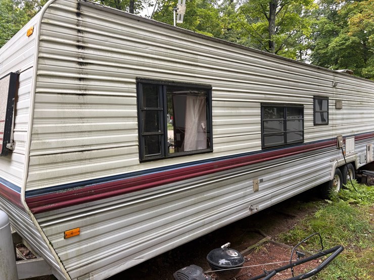 #5996-•-1989-fleetwood-resort-camper-(three-lakes,-wi)-(has-wi-title)-image-10