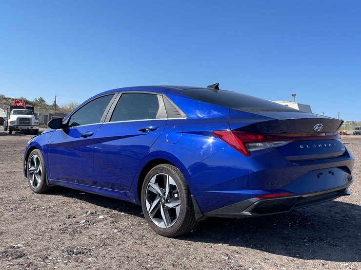 #1859-•-2023-hyundai-elantra-(has-nm-title)-image-7