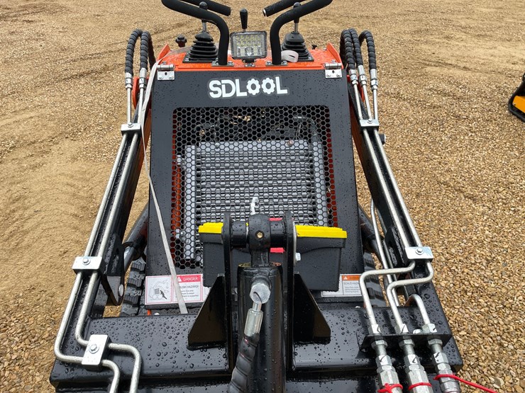 #1260-•-mms-skid-steer-loader-image-11