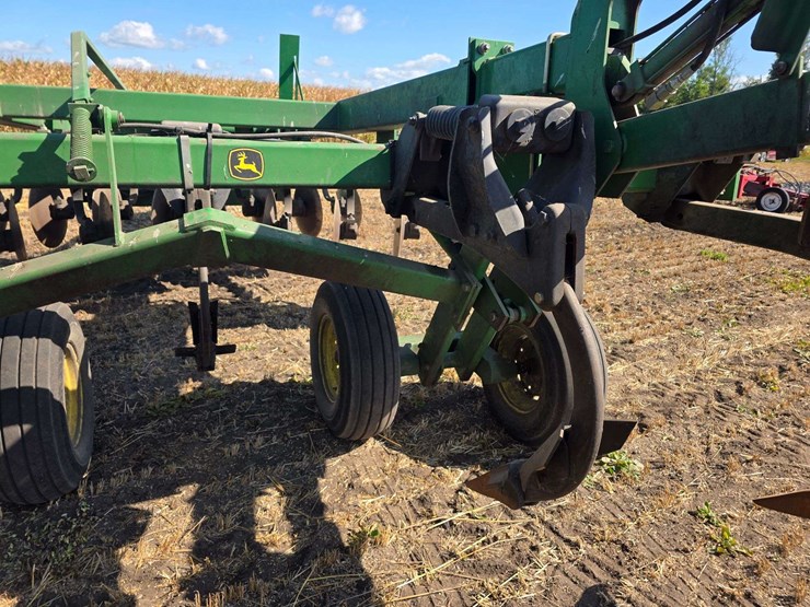 john-deere-2700-image-19