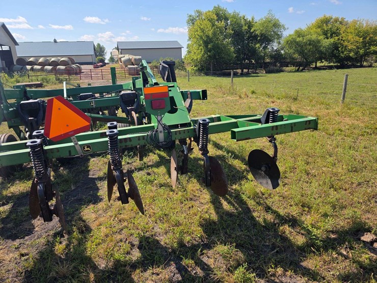 john-deere-2700-image-26
