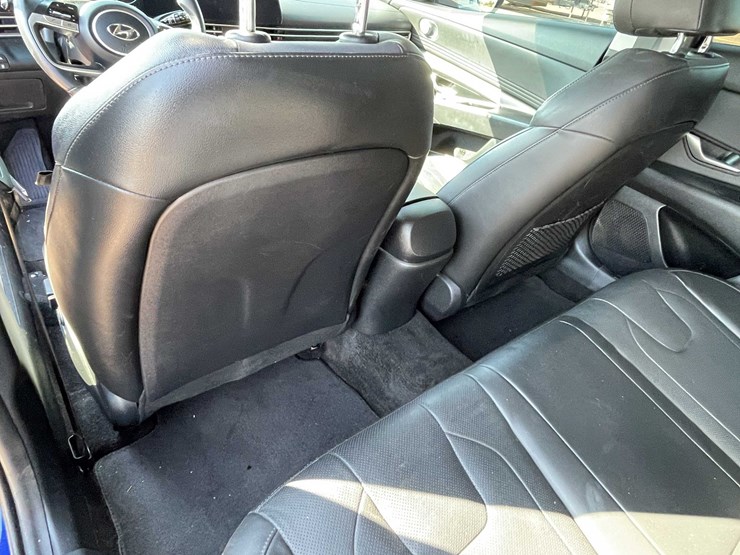 #1859-•-2023-hyundai-elantra-(has-nm-title)-image-24