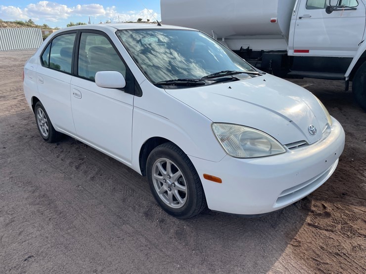 #1853-•-2002-toyota-prius-(title-in-delay)-image-59