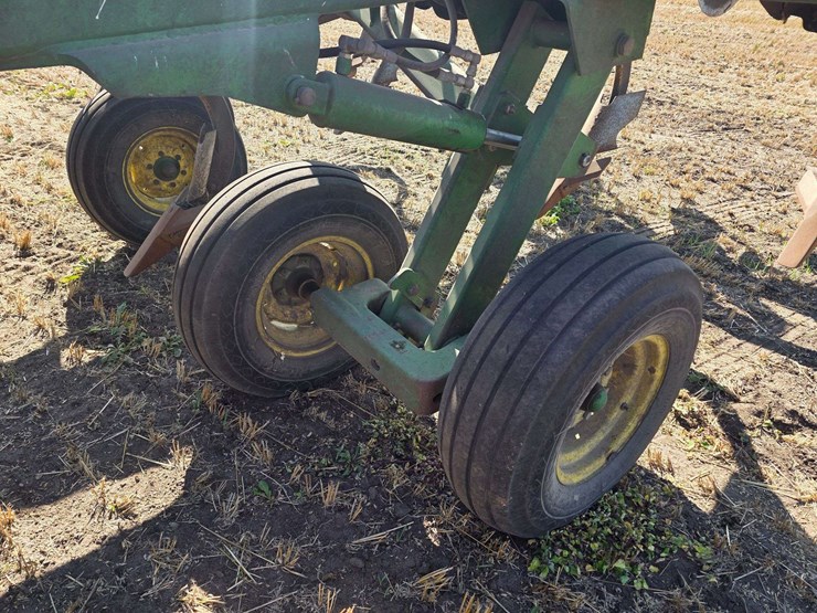 john-deere-2700-image-11