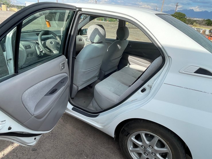 #1853-•-2002-toyota-prius-(title-in-delay)-image-21