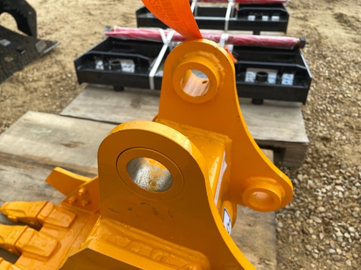 caterpillar-305-image-8