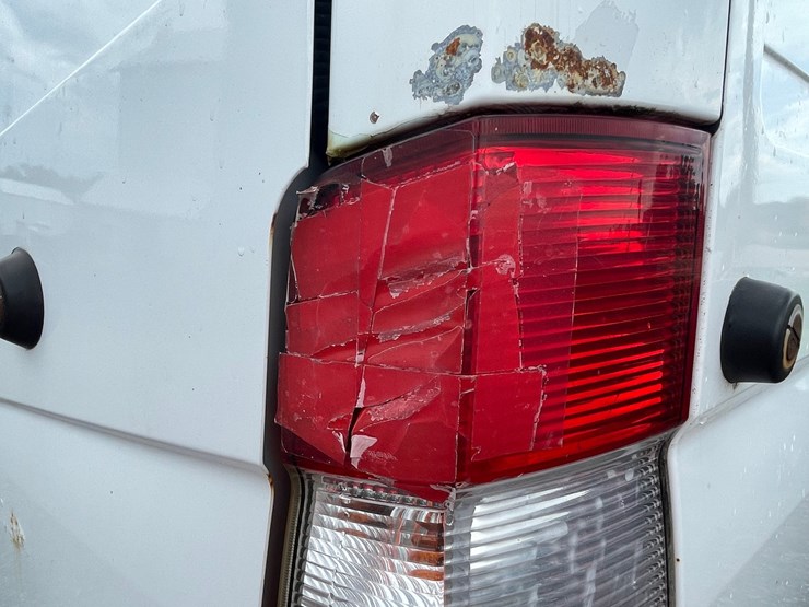 #2841-•-2010-freightliner-van-(has-wi-title)-image-33