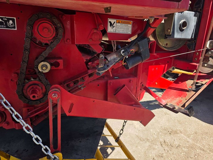 2009-new-holland-br7090-image-14