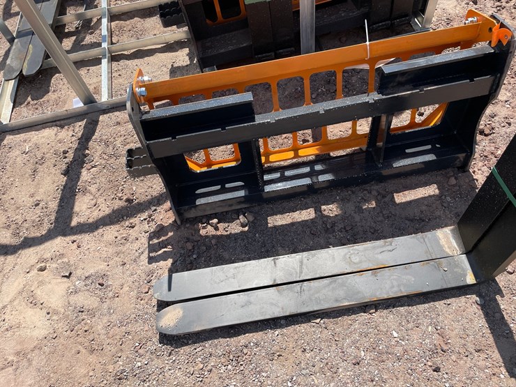#2422-•-unused-2026-landhonor-pallet-fork-attachment-image-2