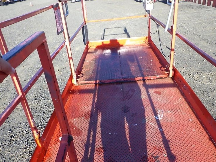 skyjack-sj6826rt-image-21