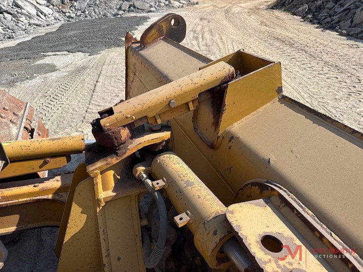 2010-caterpillar-d5k-lgp-image-23