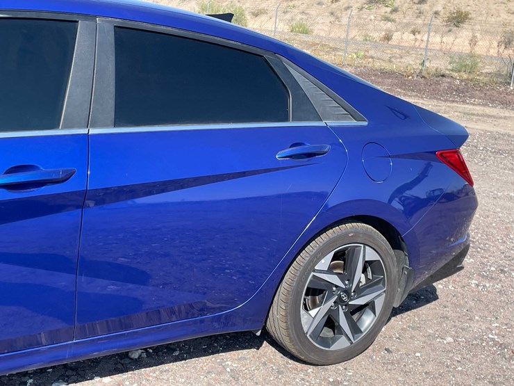 #1859-•-2023-hyundai-elantra-(has-nm-title)-image-14