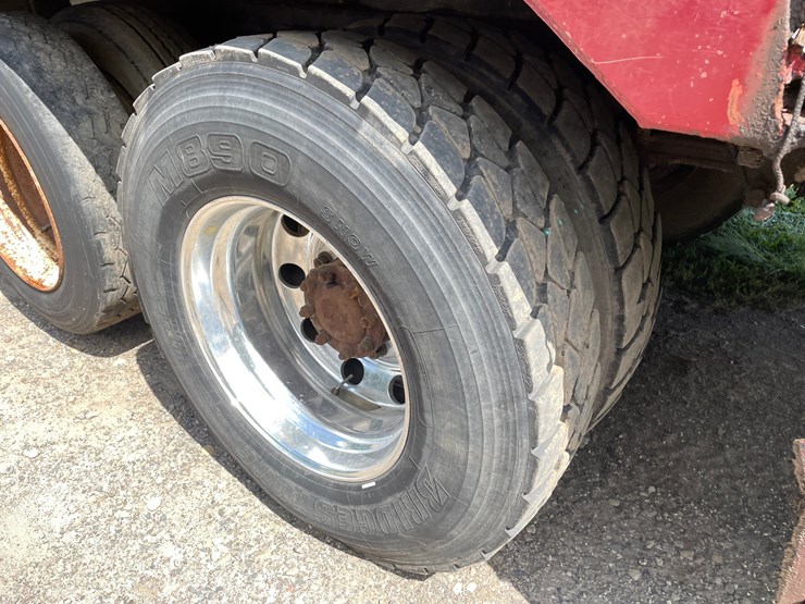 #204-•-1997-ford-4202l-garbage-truck-(has-mn-title)(clarks-grove,-mn)-image-17