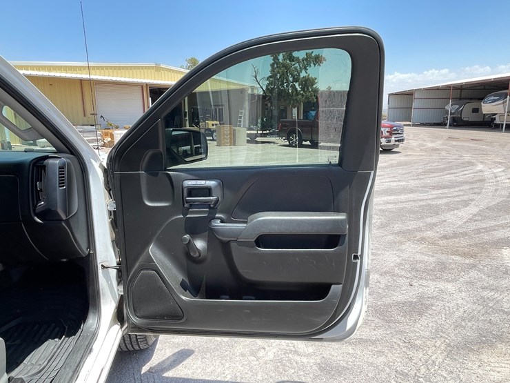 #1864-•-2018-chevy-work-truck-(has-nm-title)-image-46