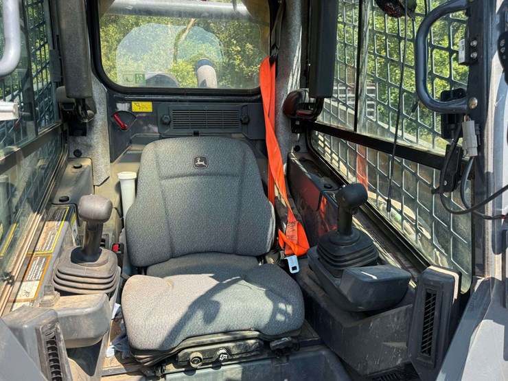 deere-331g-image-6
