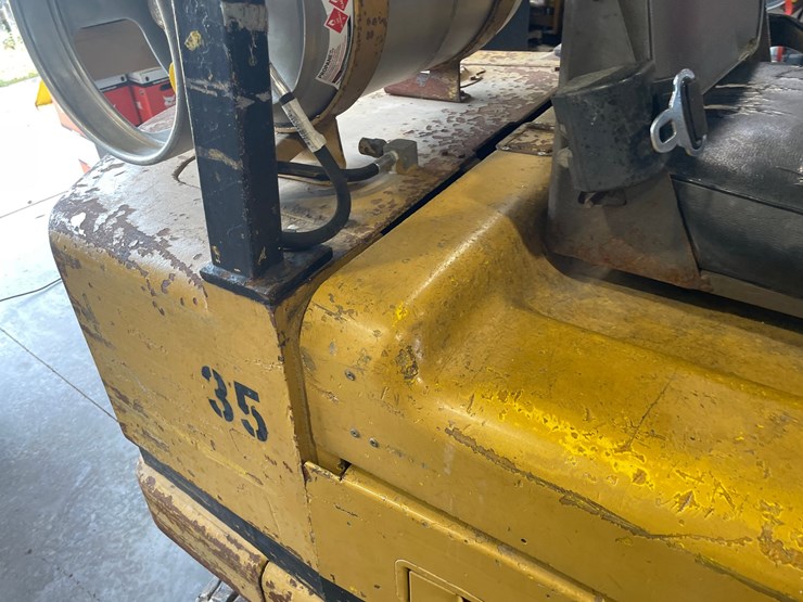#133-•-cat-pneumatic-forklift-(shawano,-wi)-image-29
