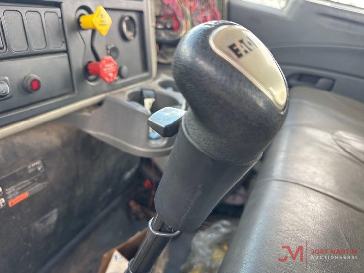 2014-international-durastar-4400-image-31
