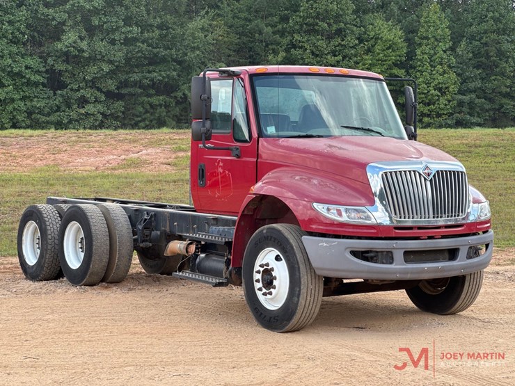 2014-international-durastar-4400-image-1