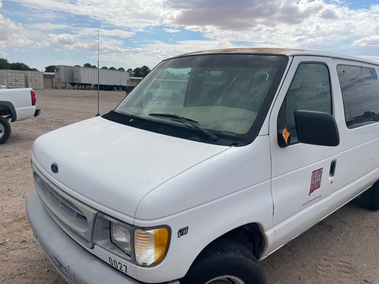 2000-ford-e350-image-9