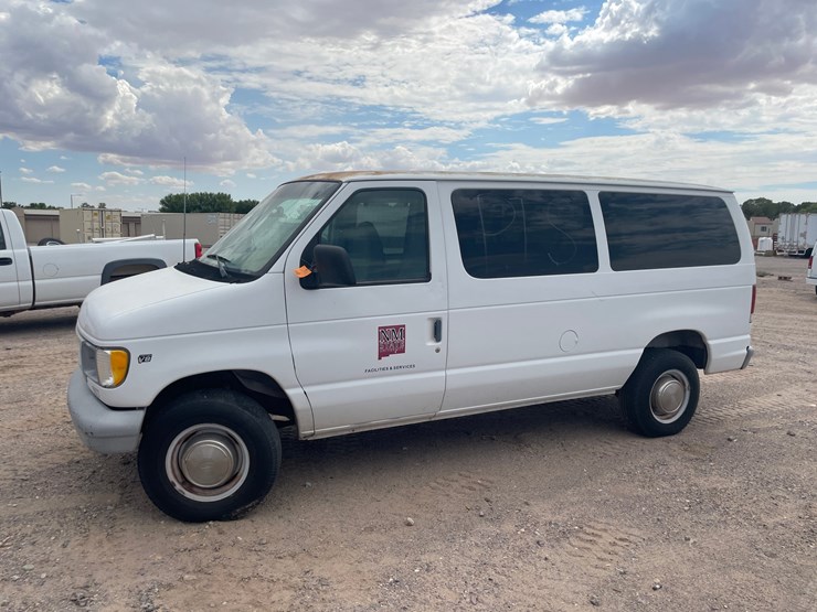 2000-ford-e350-image-1