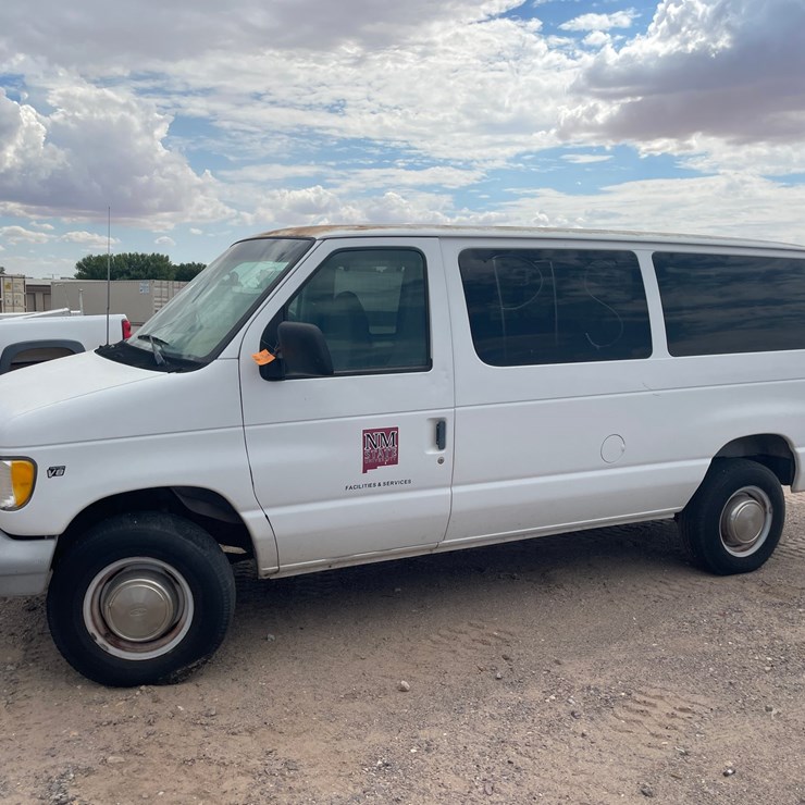 2000 FORD E350