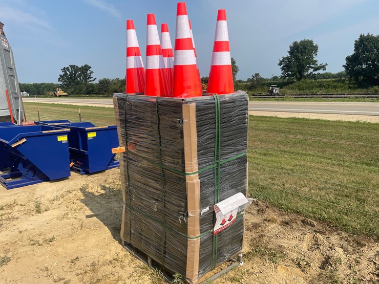 #2508-•-greatbear-highway-safety-cones-image-1