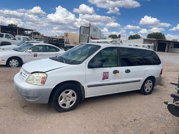 2006-ford-freestar-image-1