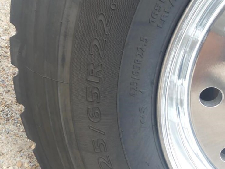 2009-kenworth-t800-image-16