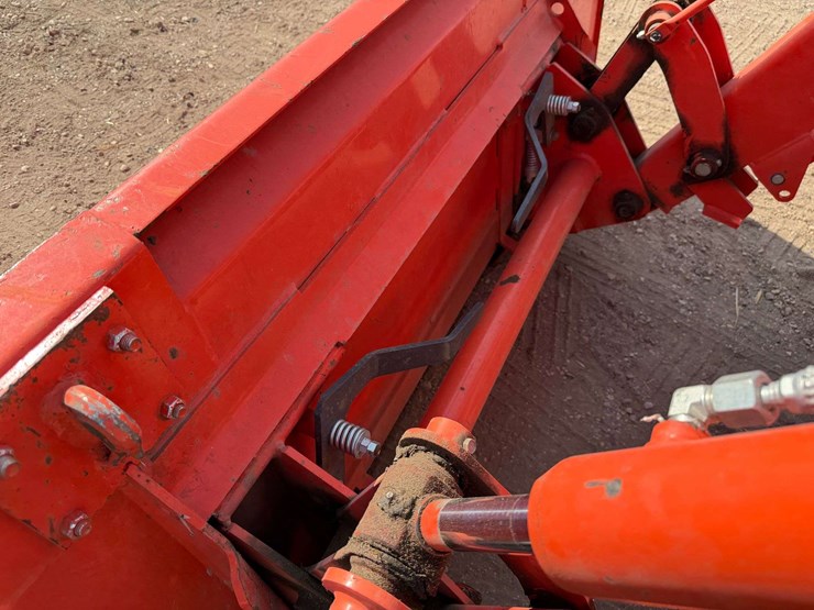 kubota-m4-071-image-32