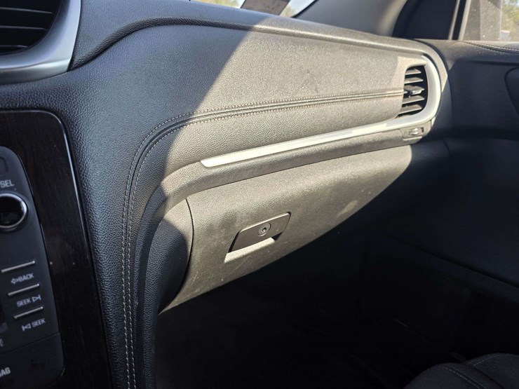 2014-chevrolet-traverse-lt-image-28