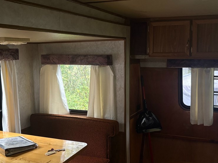 #5944-•-1996-dutchmen-camper-(shawano,-wi)-(has-wi-title)-image-38