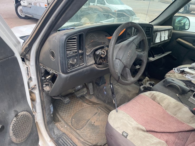 #1877-•-2003-chevy-silverado-pick-up-truck-(has-nm-title)-(offsite-at-nmsu)-image-28
