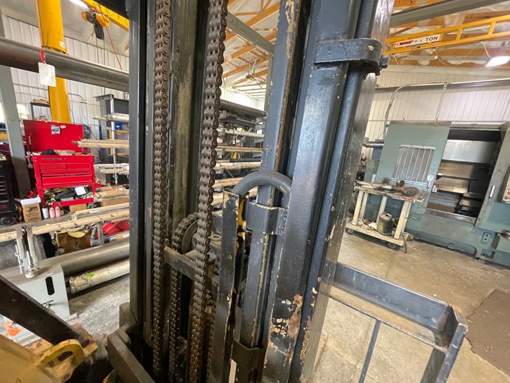 #133-•-cat-pneumatic-forklift-(shawano,-wi)-image-34