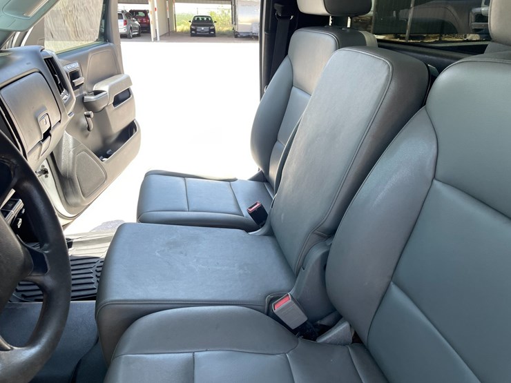 #1864-•-2018-chevy-work-truck-(has-nm-title)-image-73