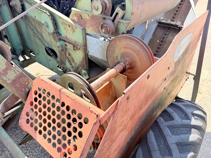 #621-•-new-idea-corn-picker-(rogers,-mn)-image-6