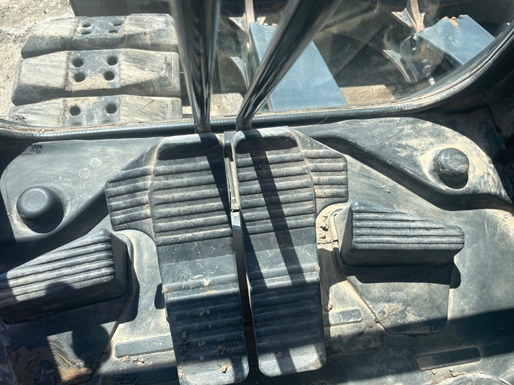 2019-komatsu-pc138us-image-63