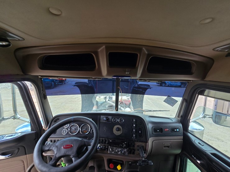 2014-peterbilt-389-image-78