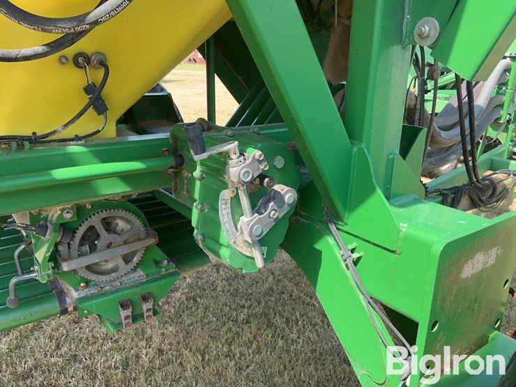 2005-john-deere-1890-image-18