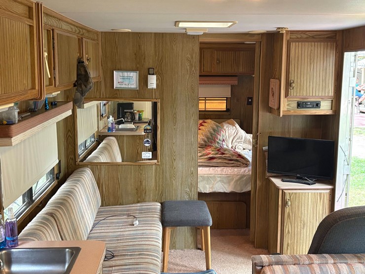 #5996-•-1989-fleetwood-resort-camper-(three-lakes,-wi)-(has-wi-title)-image-36