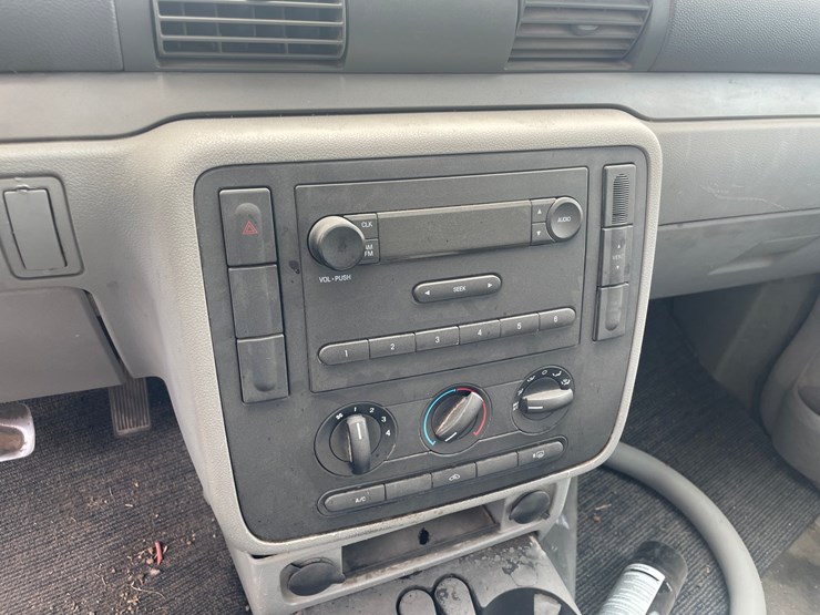 2006-ford-freestar-image-17