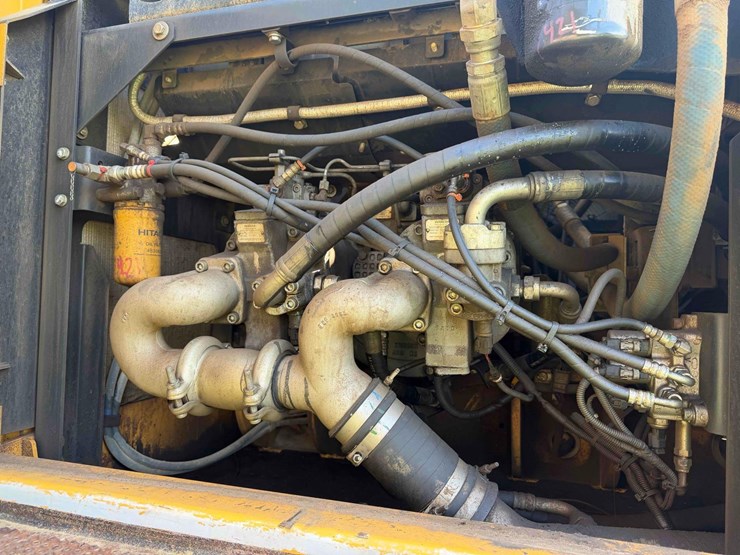 2019-deere-350g-lc-image-21