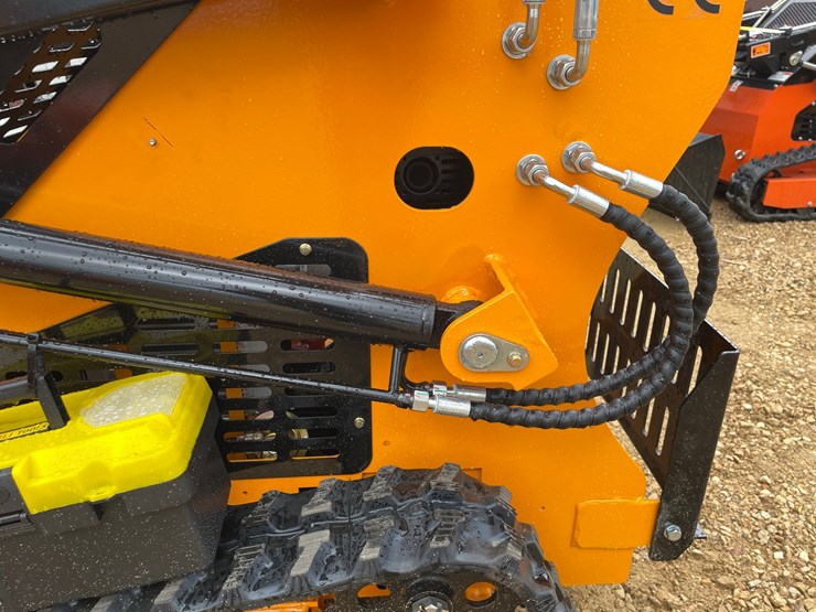 #1261-•-mms-skid-steer-loader-image-14
