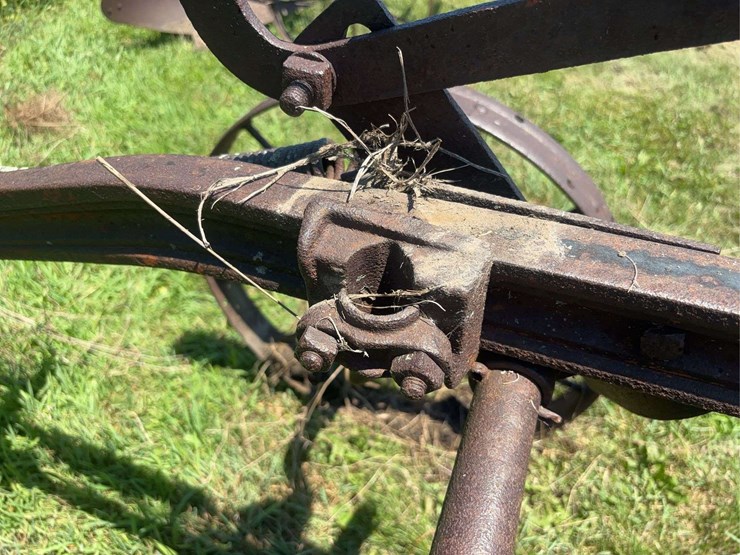 allis-chalmers-14”-two-bottom-pull-type-moldboard-plow-image-26