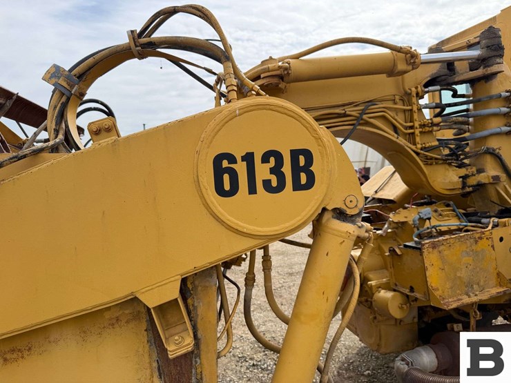 caterpillar-613b-image-38