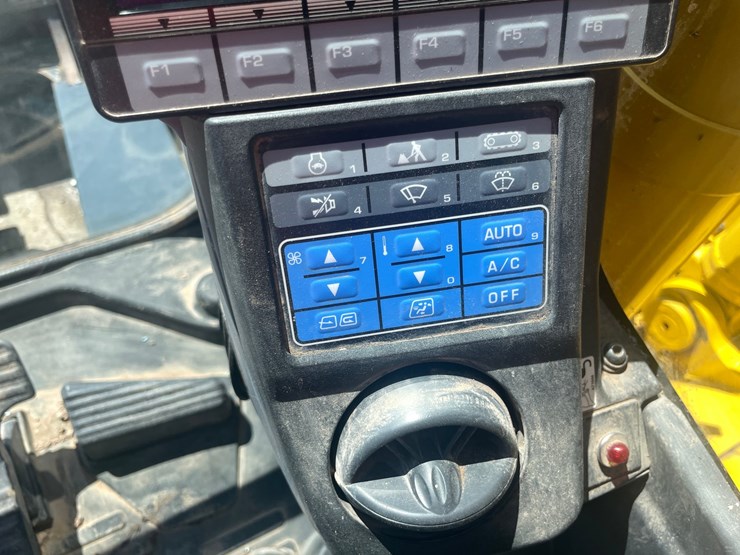 2019-komatsu-pc138us-image-64