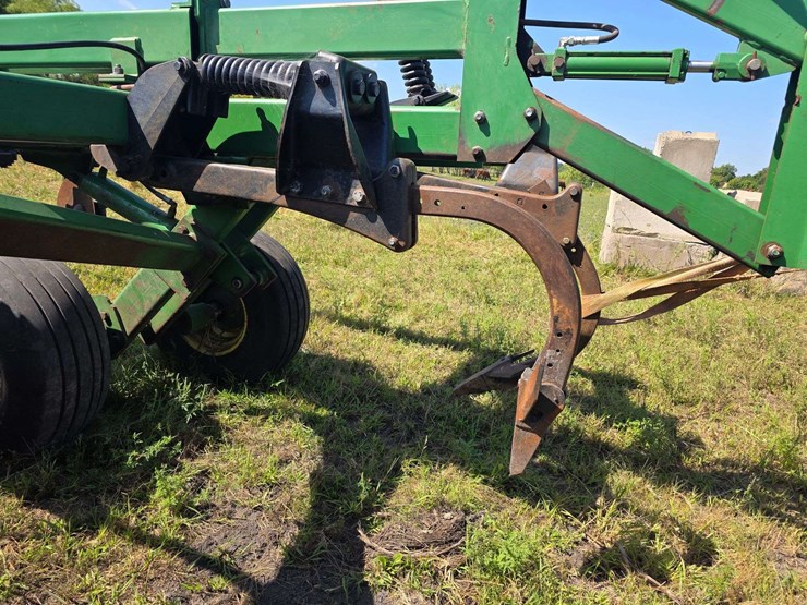 john-deere-2700-image-35
