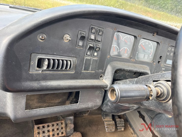 2001-caterpillar-730-image-28