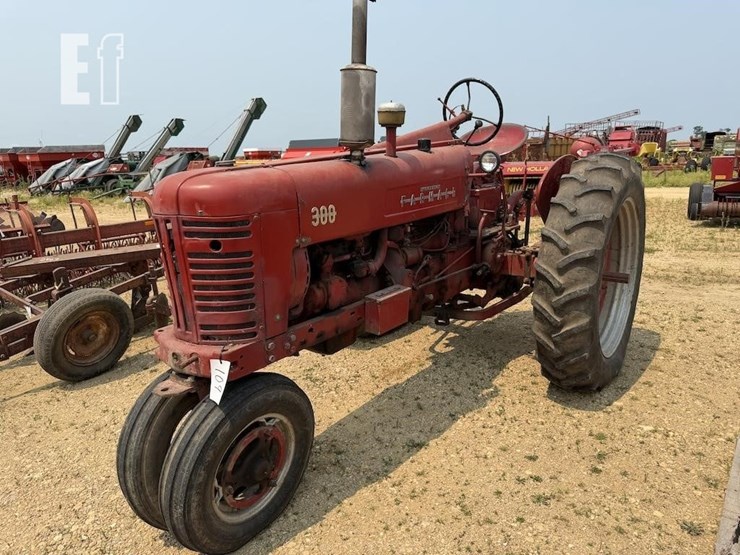 1955-farmall-300-image-1