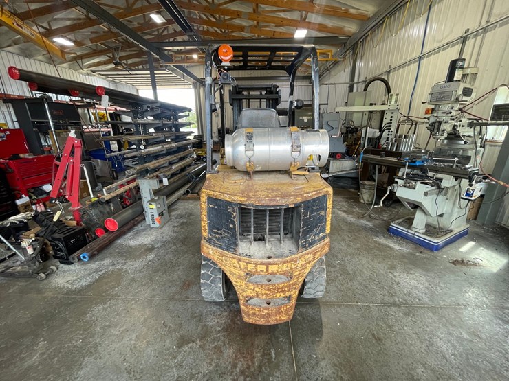 #133-•-cat-pneumatic-forklift-(shawano,-wi)-image-6