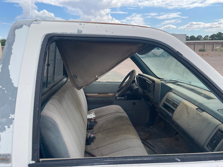 #1875-•-1992-chevy-1/2-ton-pickup-truck-(has-nm-title)-(offsite-at-nmsu)-image-24